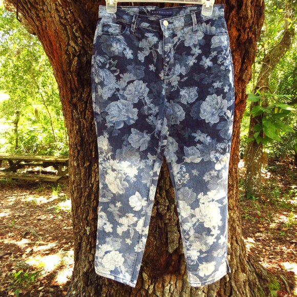 Womens Floral Denim Jeans Bandolino Size 10 Thea Hi rise Crop - Picture 1 of 11